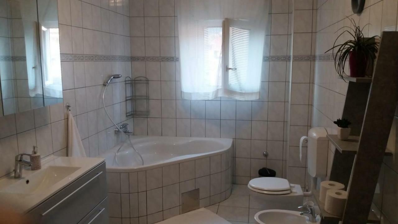 Apartman Teklić Kastela Bagian luar foto